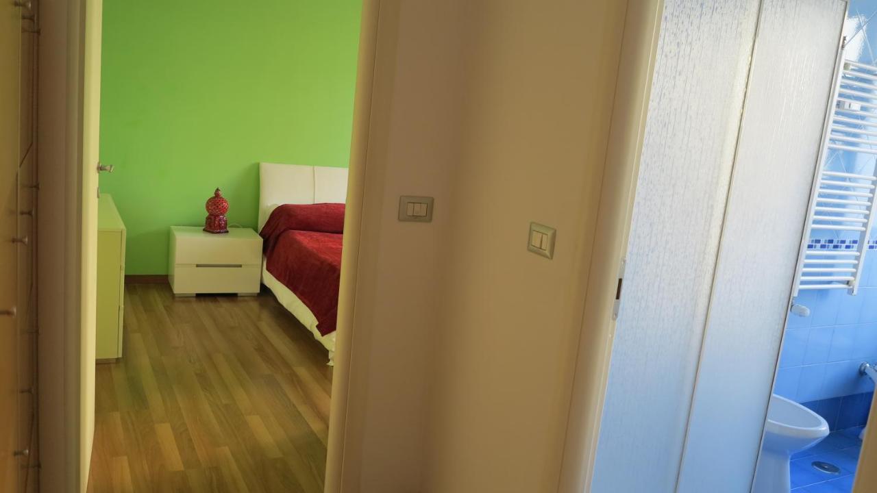 شقة Laura House نابولي المظهر الخارجي الصورة